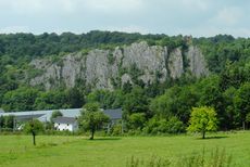 Le rocher du Chateau d'Emblève à Aywaille. CLIQUEZ POUR AGRANDIR